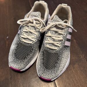 Adidas women’s 6.5 Light Pink Stripes